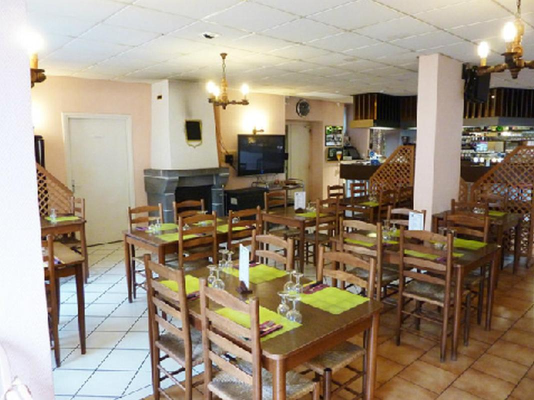 Hôtel Restaurant du Pont-Vieux Saint-Flour (Cantal) Exterior foto